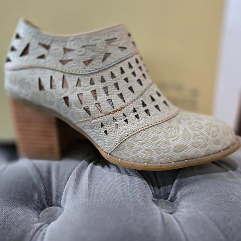 L'Artiste Evetta Bootie Bone Size 36 (US 5.5/6)